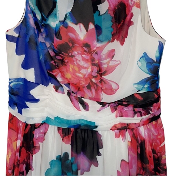 Eliza J. Beautiful floral flowy dress size 12. - Picture 7 of 15